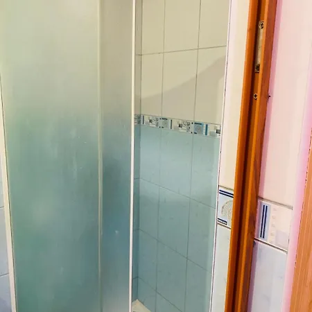 Апартаменты вул кониського 5 - на 6 осіб в центрі медінститут поруч Львов