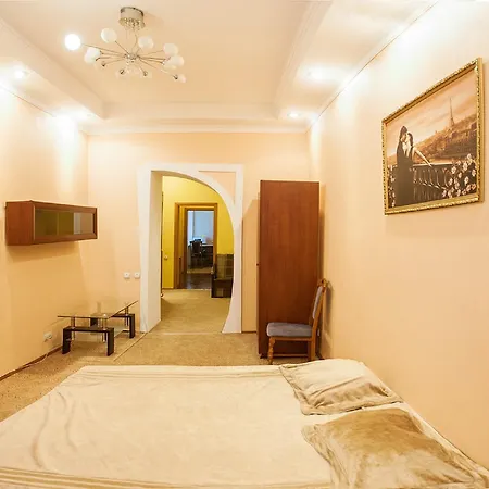вул кониського 5 на 6 осіб біля медичного університету Apartment *