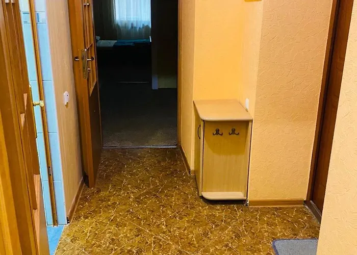 вул кониського 5 - на 6 осіб в центрі медінститут поруч