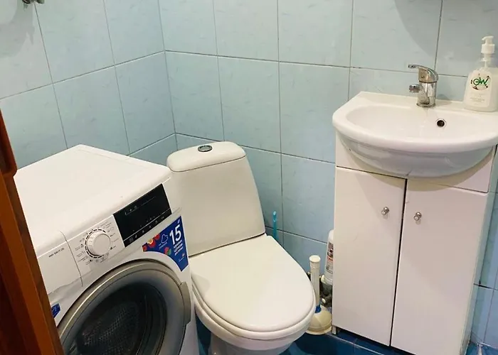 вул кониського 5 - на 6 осіб в центрі медінститут поруч * Lviv