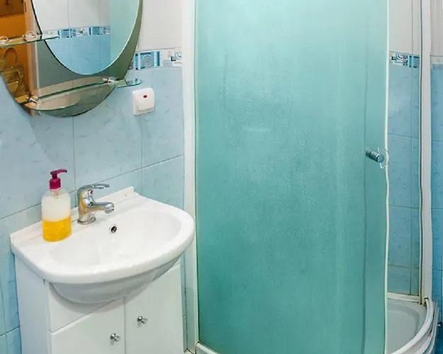 Apartment вул кониського 5 - на 6 осіб в центрі медінститут поруч Lviv