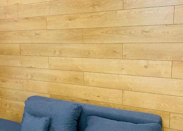 вул кониського 5 - на 6 осіб в центрі медінститут поруч